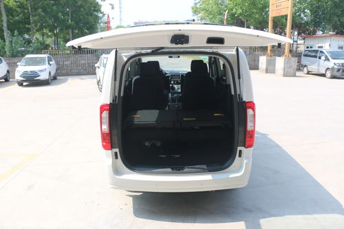 實(shí)拍江淮瑞風(fēng)M3新車(chē)到店 實(shí)用與性?xún)r(jià)比的完美結(jié)合